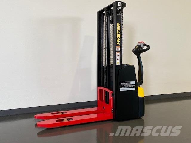 Hyster S1.2E Self propelled stackers