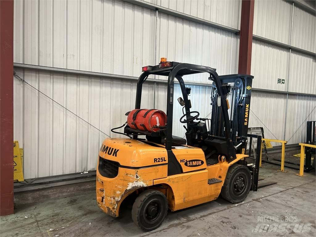  R25L LPG trucks
