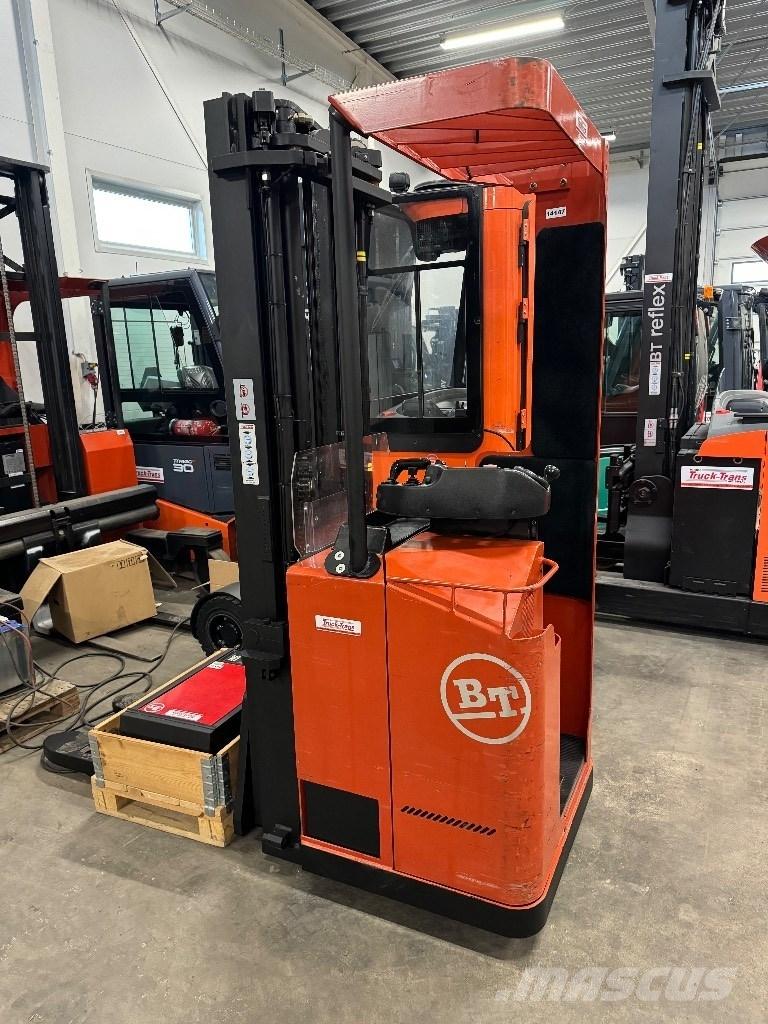 Toyota SSE160 Self propelled stackers