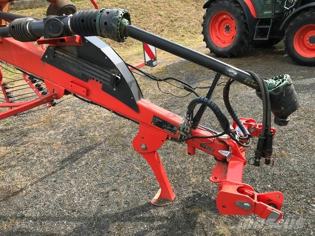 Kuhn GA 8830 Windrowers