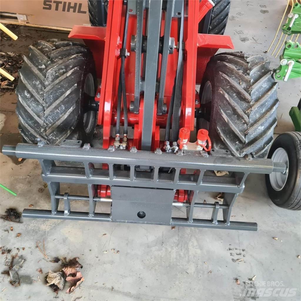 Schäffer 2028 SLT Mini loaders