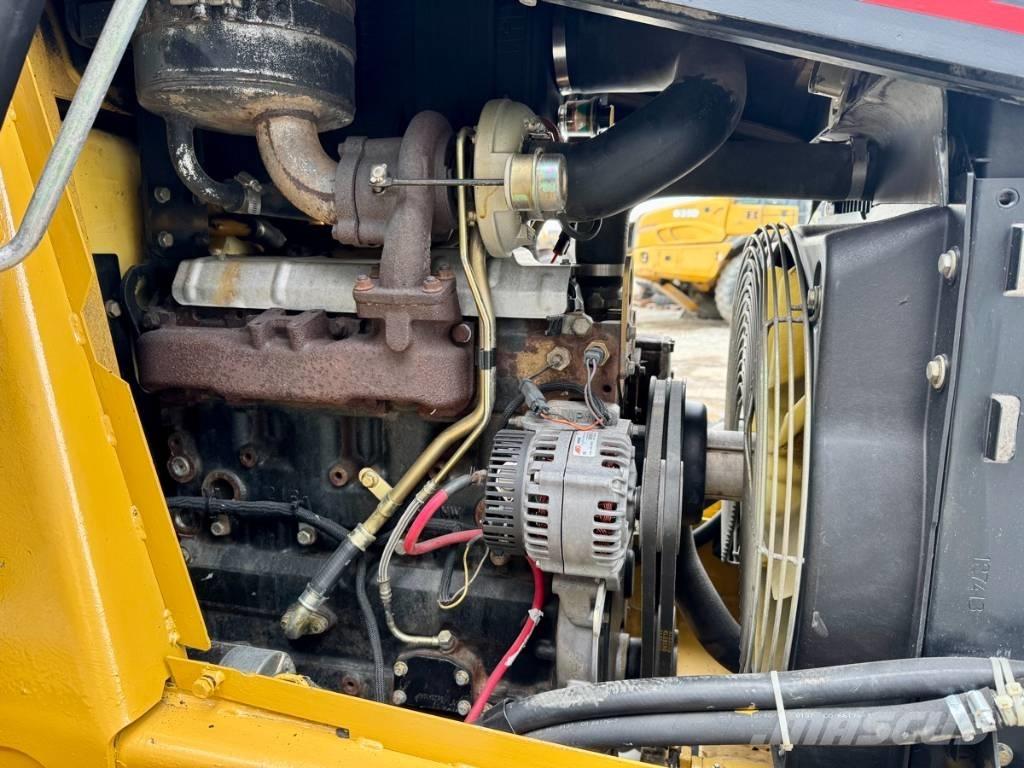 CAT 432 D Backhoe loaders