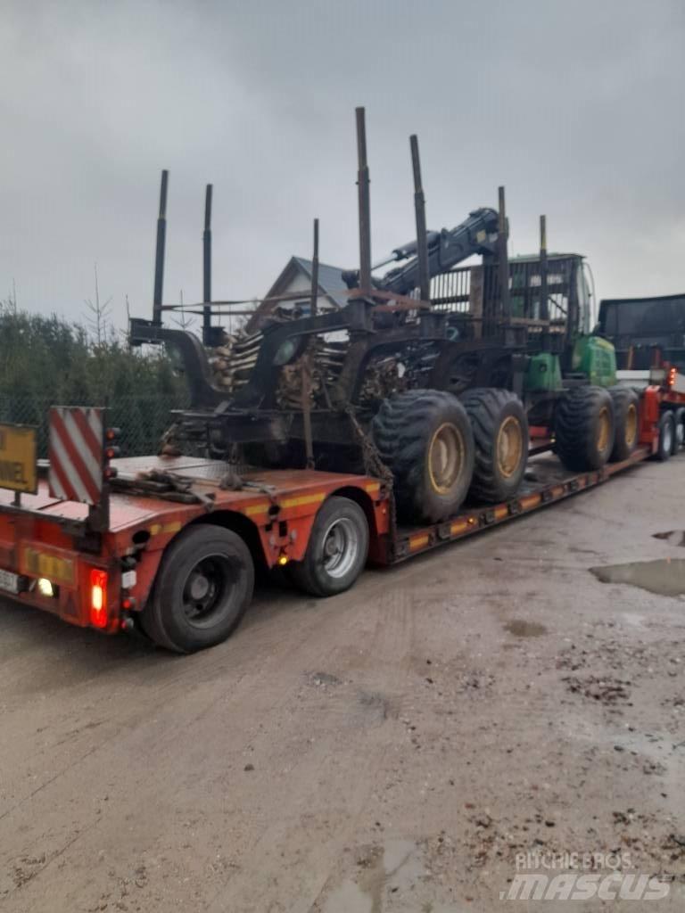 John Deere 1510 E Forwarders
