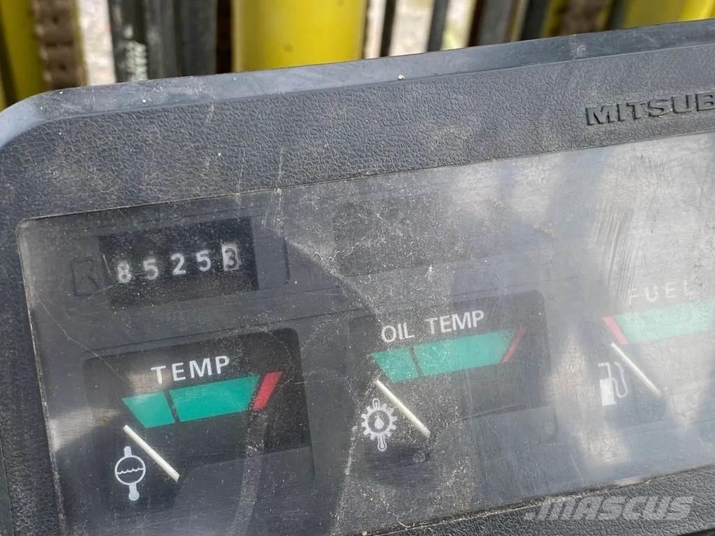 Mitsubishi FD25T Diesel trucks