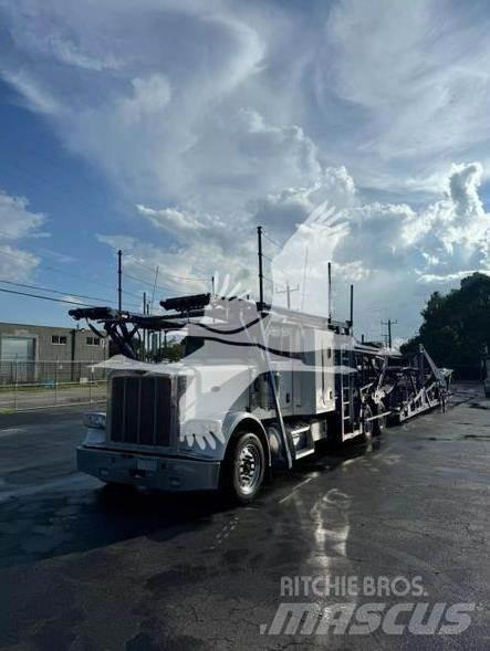 Peterbilt 388 Construction - Others