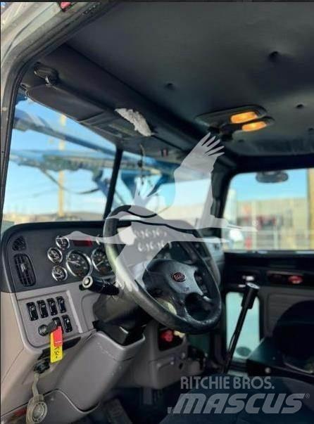Peterbilt 388 Construction - Others