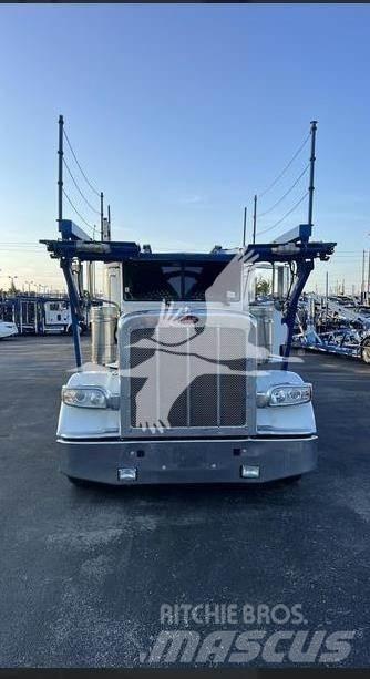 Peterbilt 388 Construction - Others