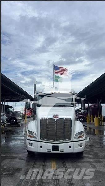 Peterbilt 579 Tractor Units