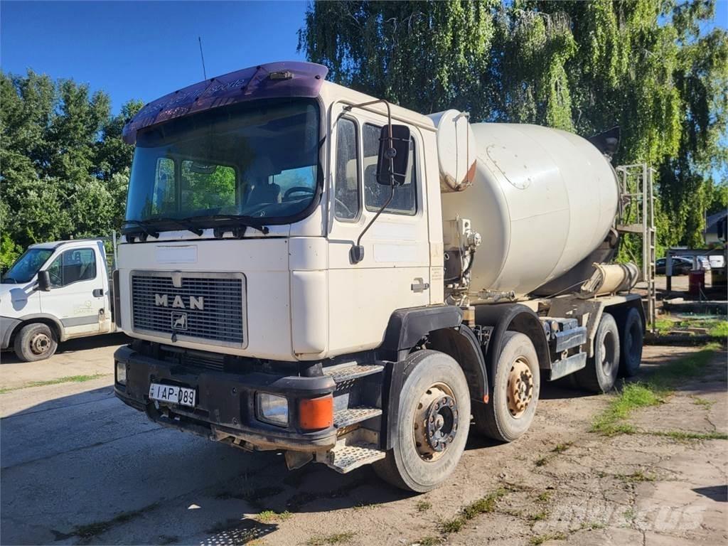 MAN 32.342 8X4 Chassis Cab trucks