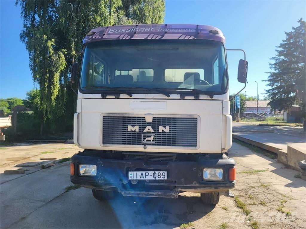 MAN 32.342 8X4 Chassis Cab trucks