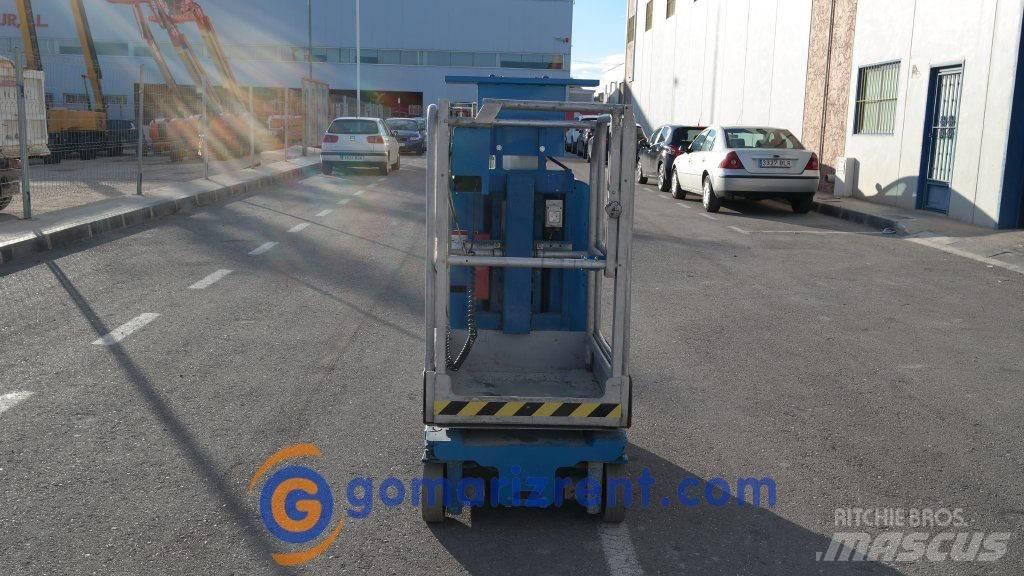 Genie GR 12 Vertical mast lifts