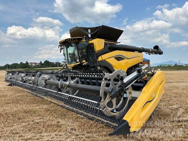 New Holland CR11 Combine harvesters