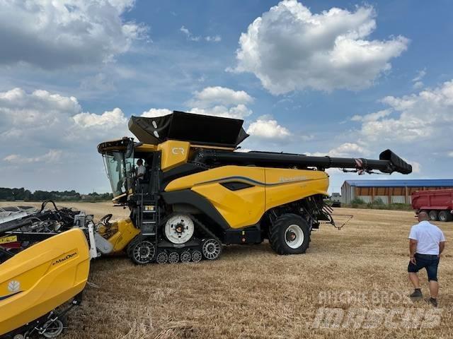 New Holland CR11 Combine harvesters