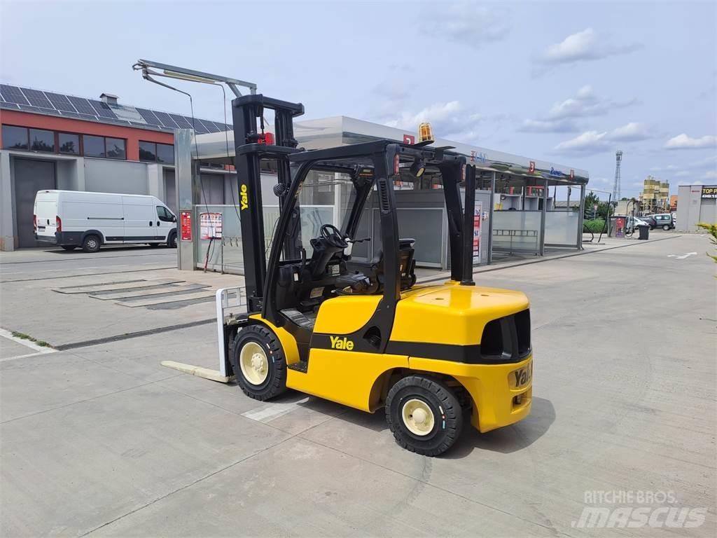 Yale GDP35VX Diesel trucks