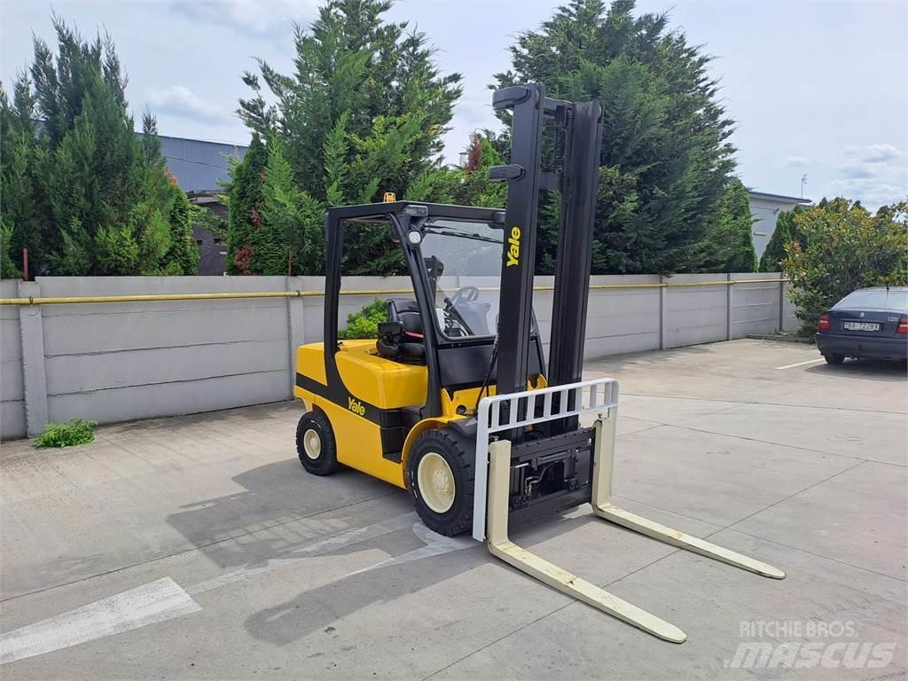 Yale GDP35VX Diesel trucks