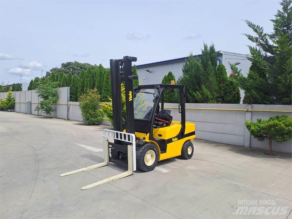Yale GDP35VX Diesel trucks