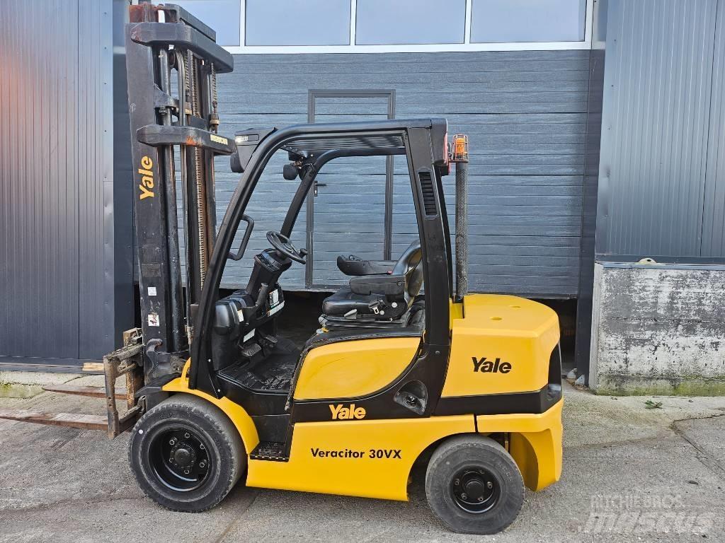 Yale 30 veracitor Reach trucks