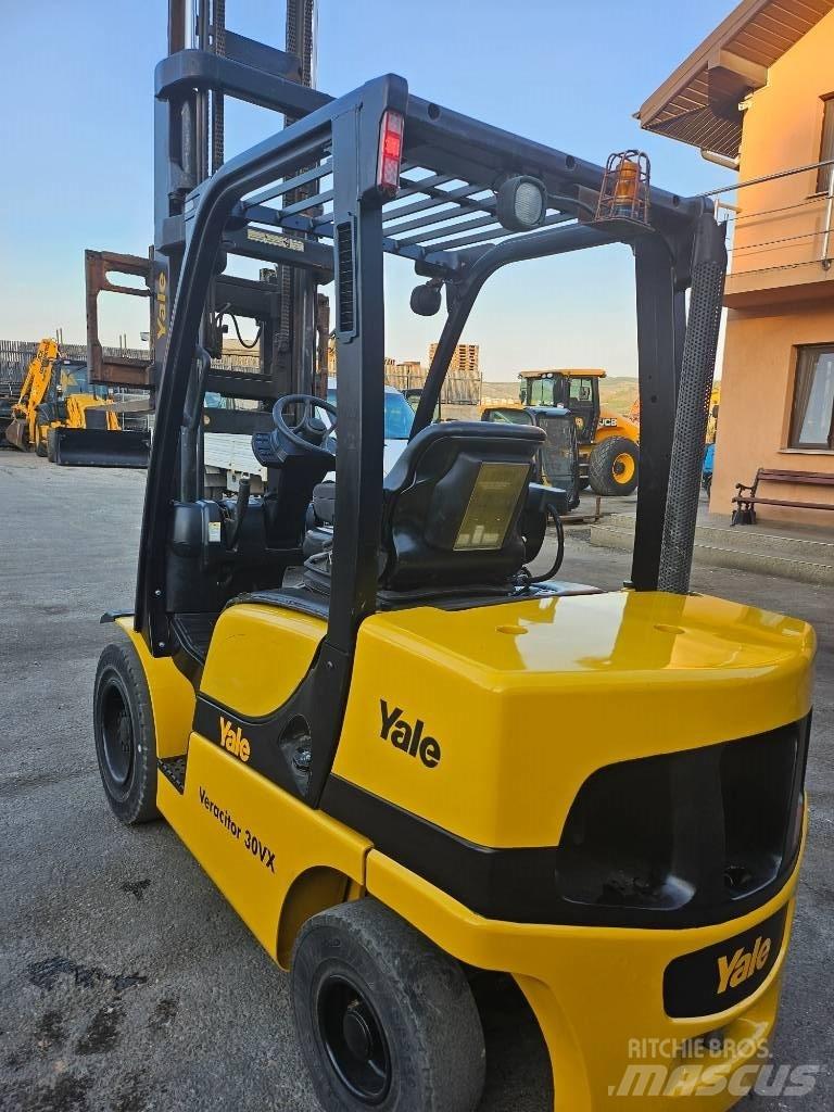 Yale 30 veracitor Reach trucks