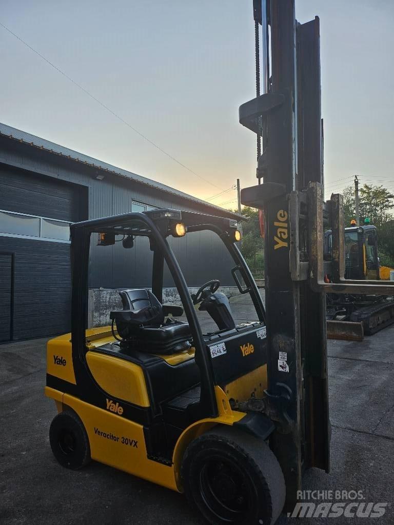 Yale 30 veracitor Reach trucks