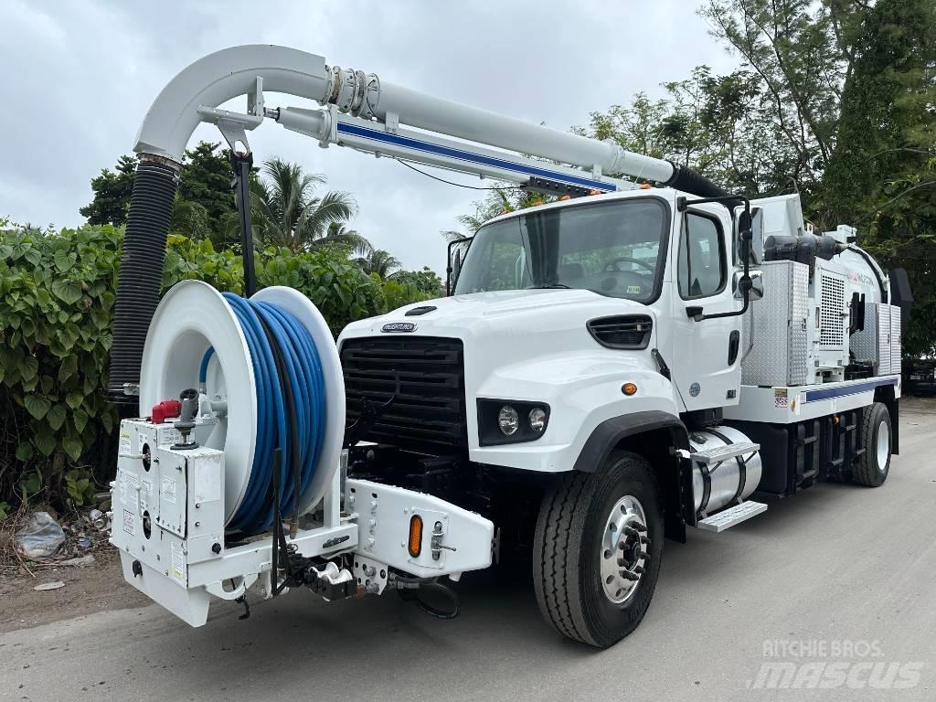 Freightliner 114 SD Combi / vacuum trucks