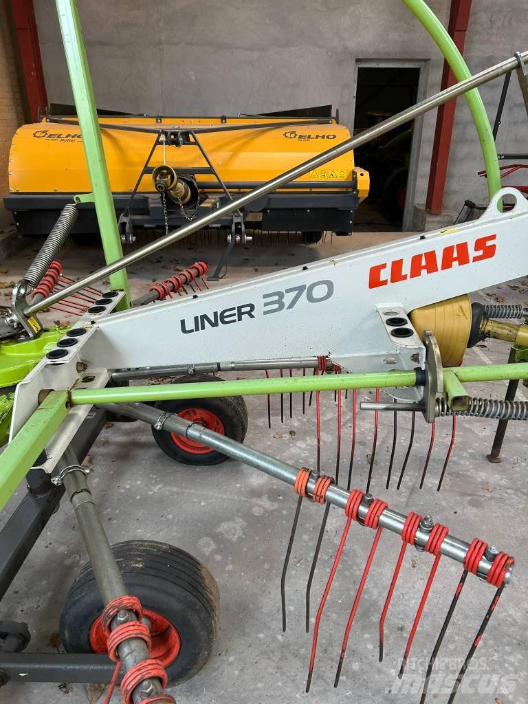 CLAAS Liner 370 Rakes and tedders