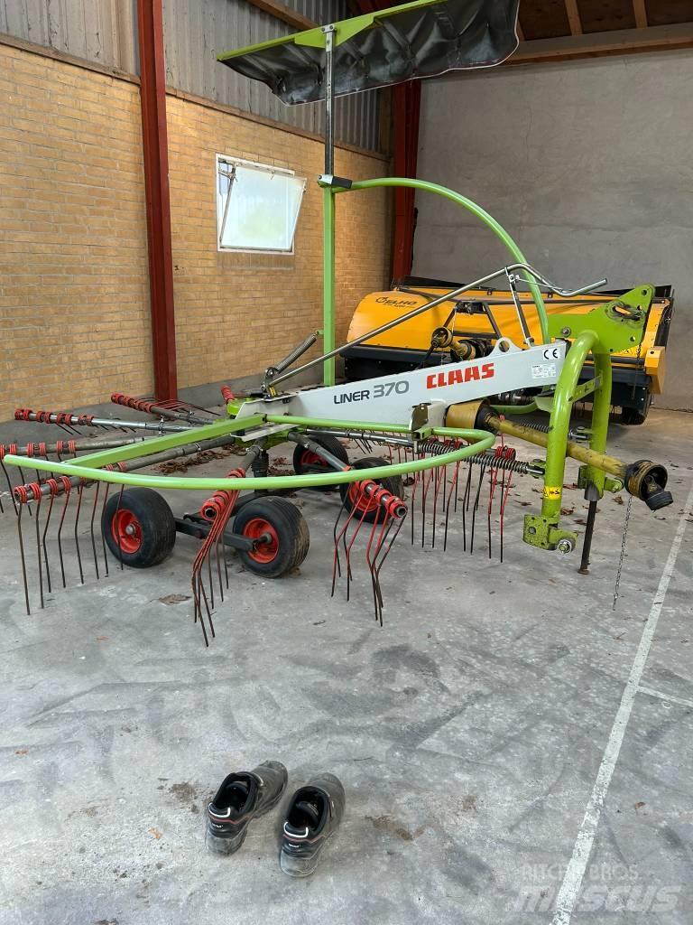 CLAAS Liner 370 Rakes and tedders