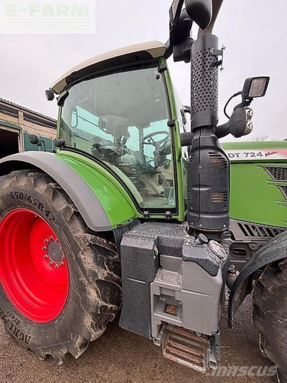 Fendt 724 vario Tractors