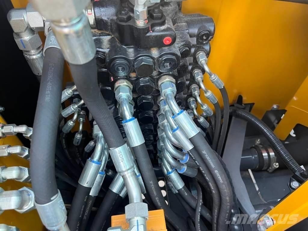 XCMG XE 75 Crawler excavators