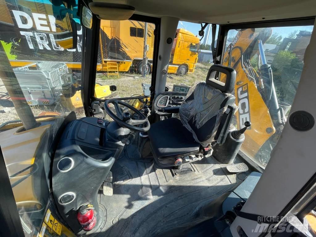 JCB 3 CX Backhoe loaders