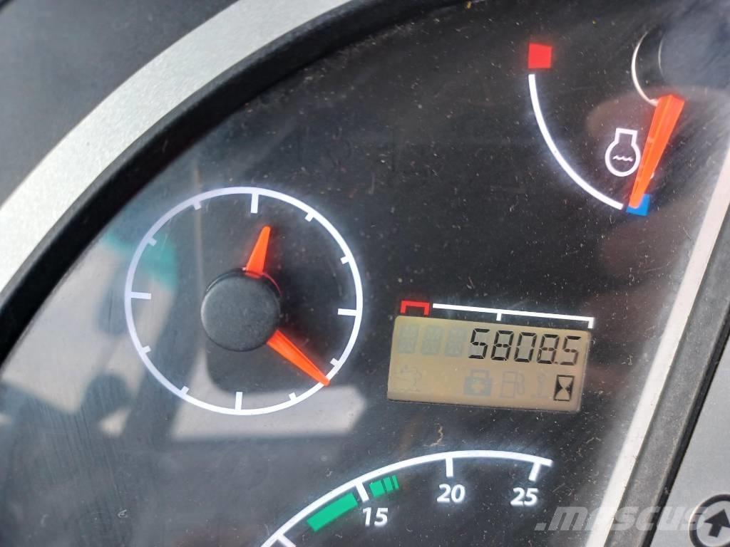 JCB 3 CX Backhoe loaders