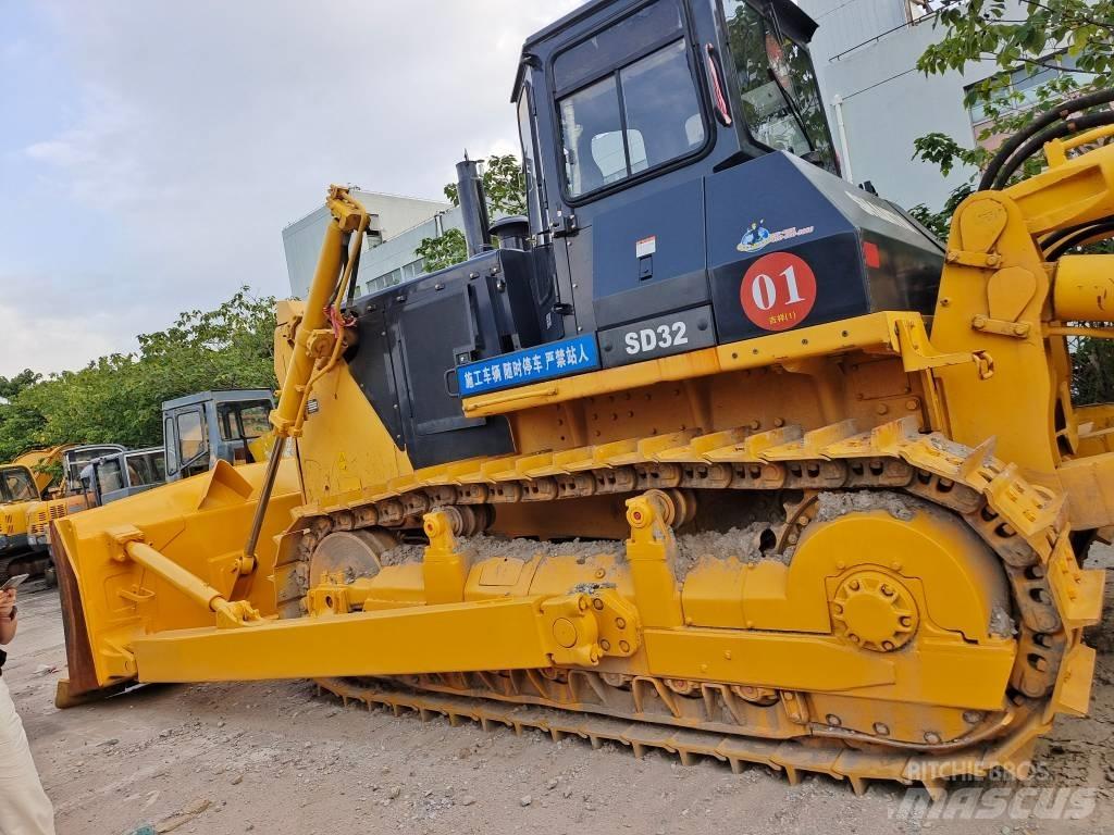 Shantui SD 32 Crawler dozers