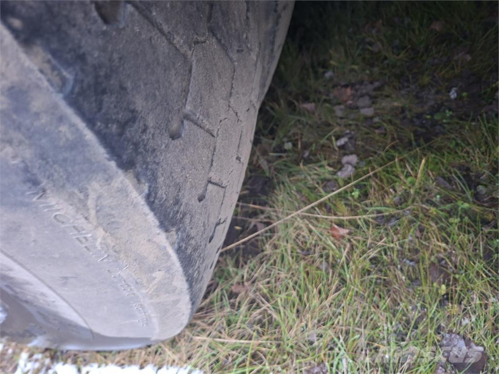 Scania R164 Tipper trucks