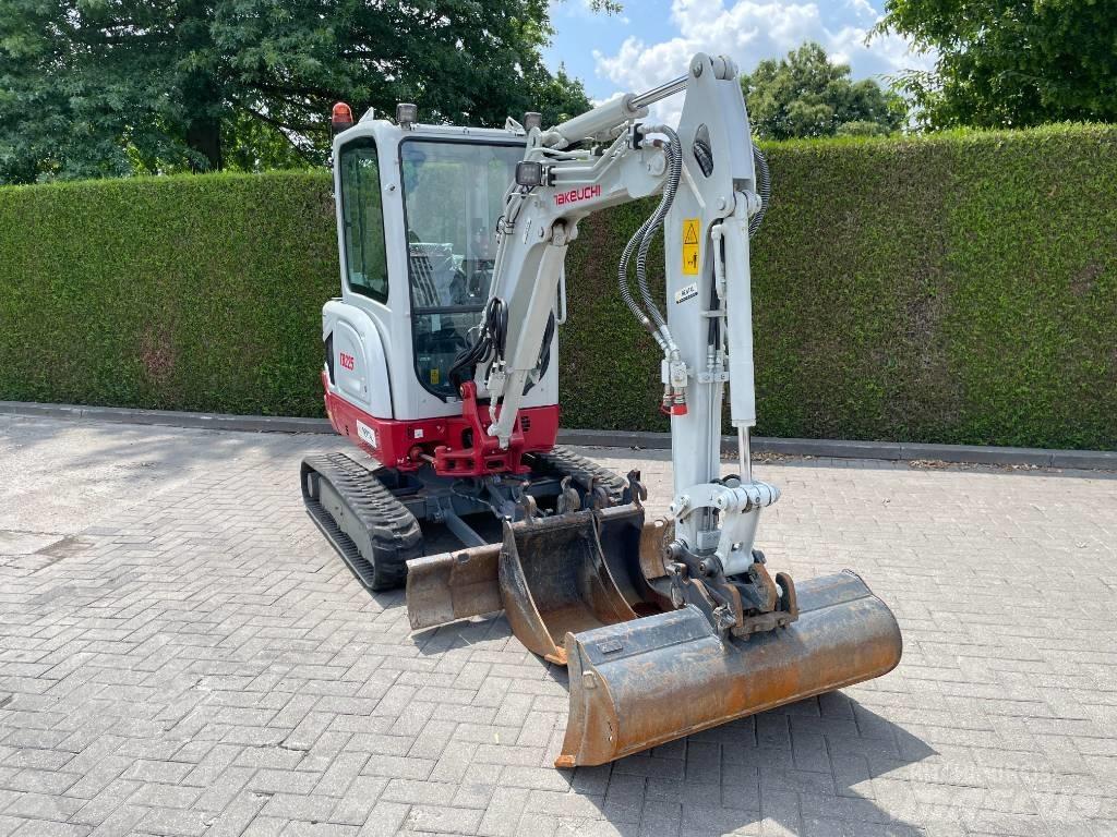 Takeuchi TB 225 Mini excavators < 7t (Mini diggers)