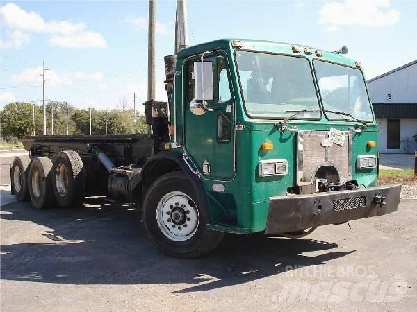 Peterbilt 320 Chassis Cab trucks