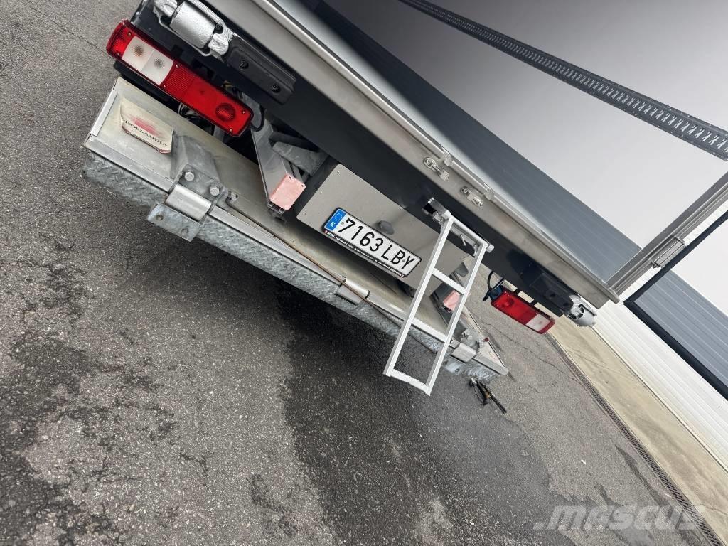 Renault D 26 Wide Temperature controlled trucks