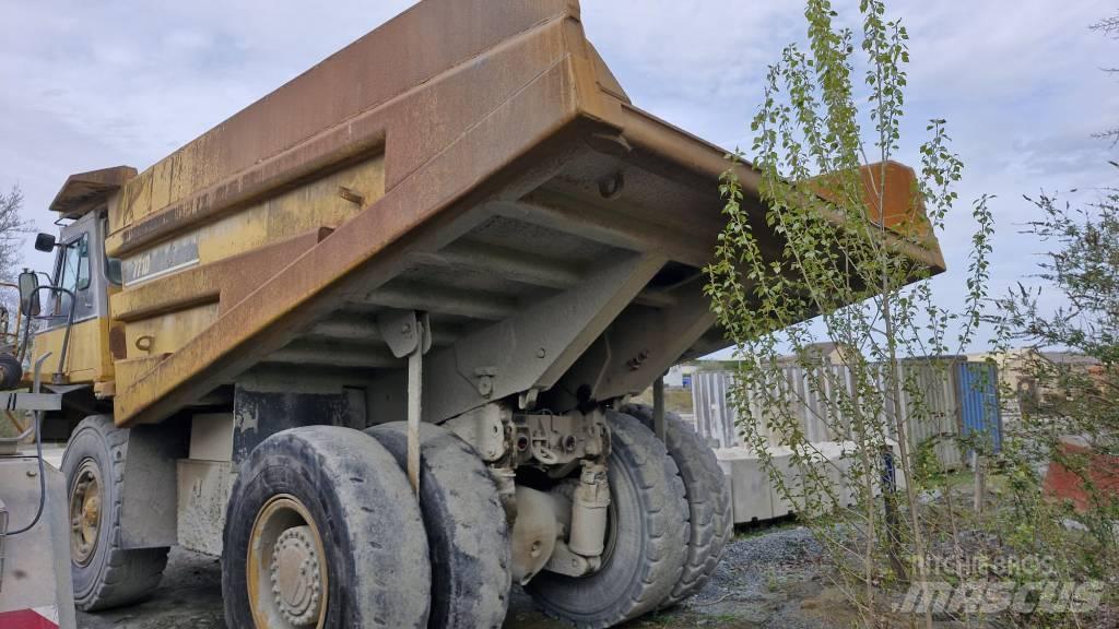 CAT 771D Rigid dump trucks
