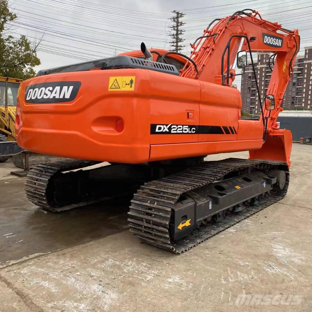 Doosan DX 140 LC Crawler excavators