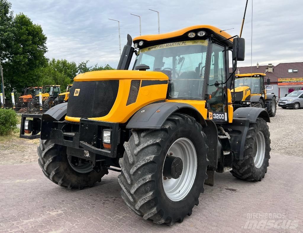 JCB Fastrac 3200 Tractors