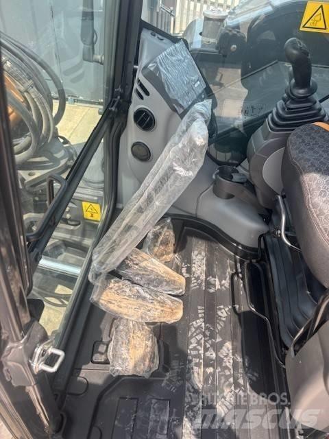 CASE CX 90 D Midi excavators  7t - 12t