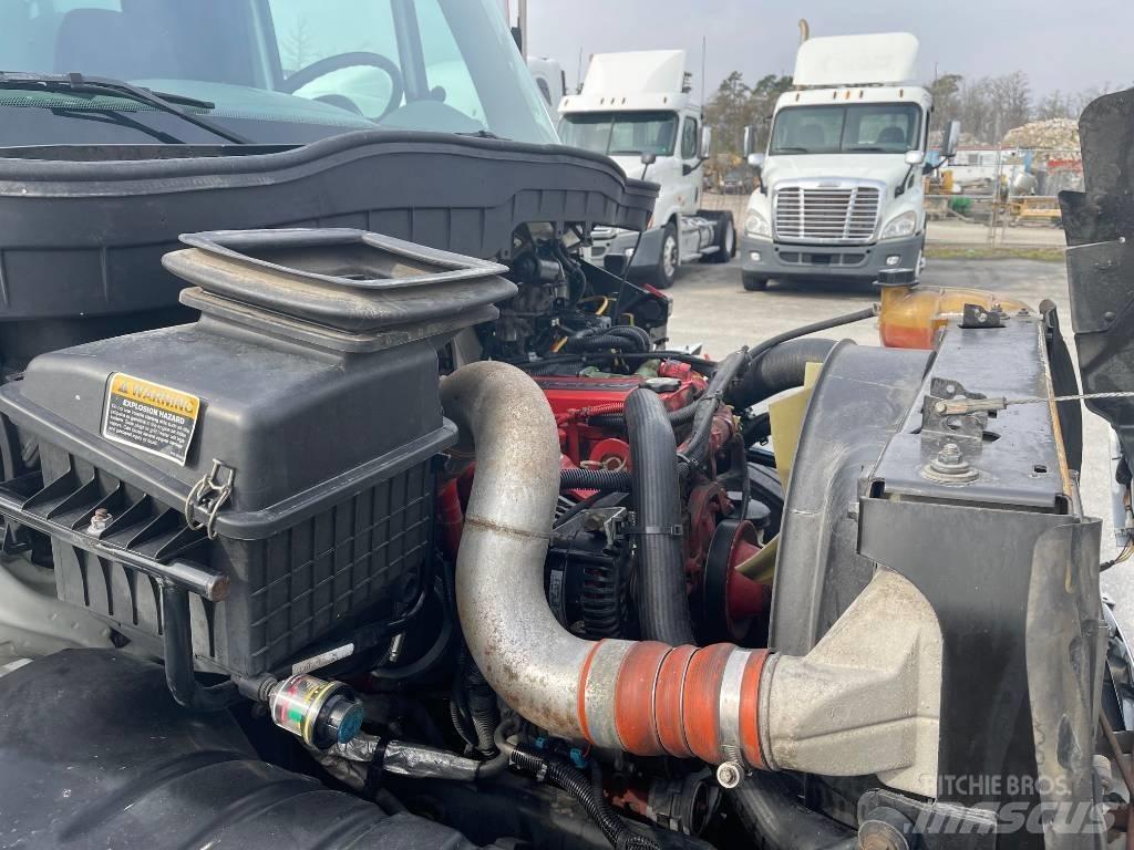 International 4300 Box body trucks