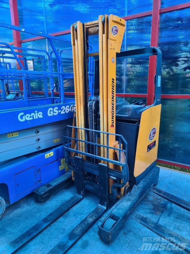 Jungheinrich ETV 110 Reach trucks