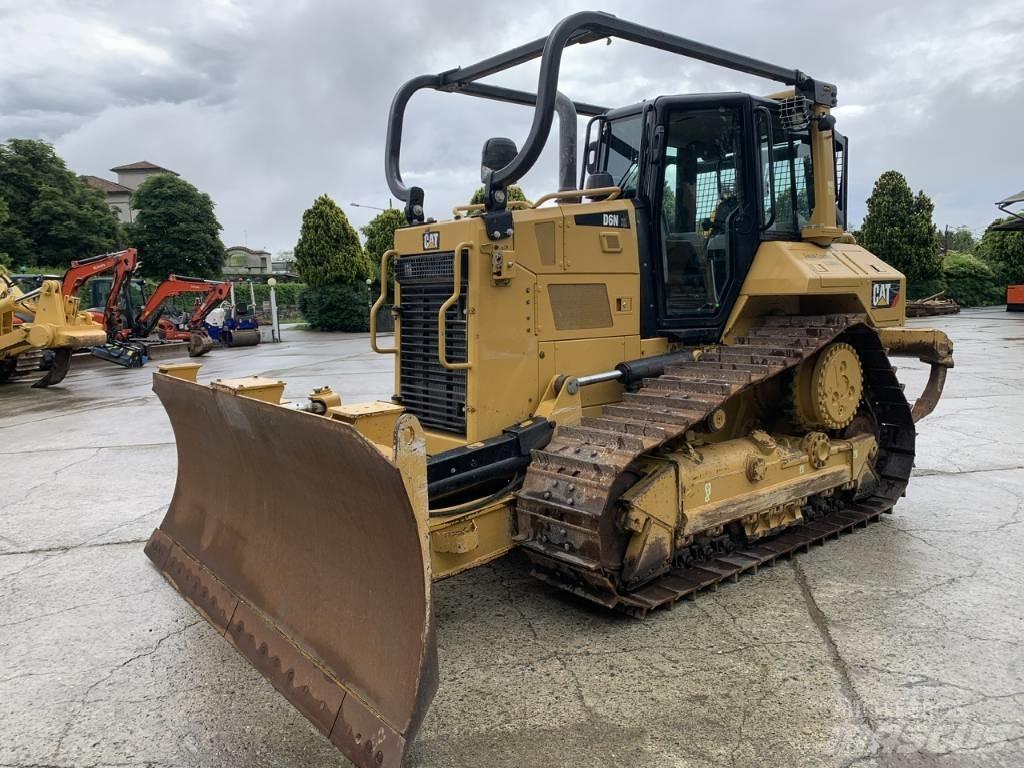 CAT D 6 N XL Crawler dozers