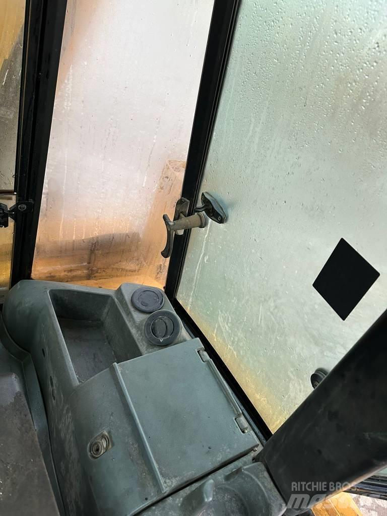 CAT 428D Backhoe loaders
