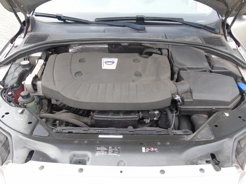 Volvo V70 + manual Cars