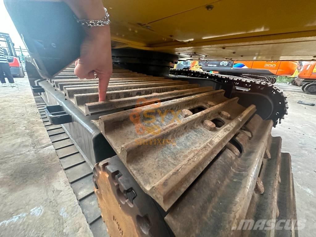 Komatsu PC 220-8 Crawler excavators