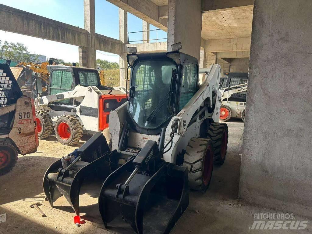 Bobcat S750 Skid steer loaders