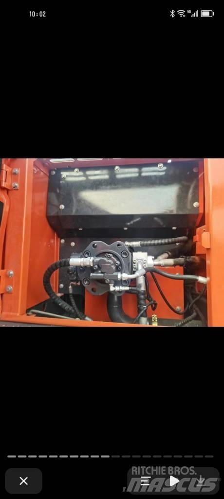 Doosan DX 220 Crawler excavators