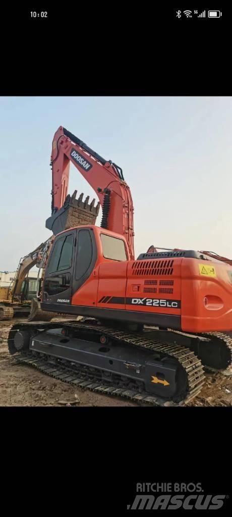 Doosan DX 220 Crawler excavators