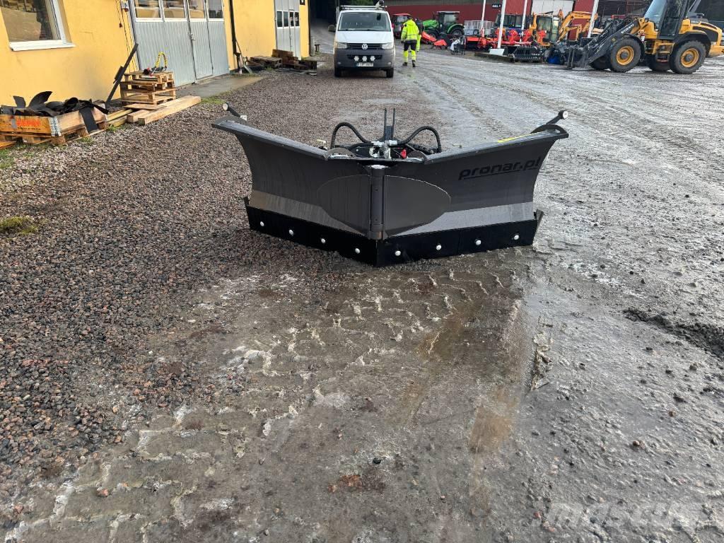 Pronar PUV 2400 M Snow blades and plows