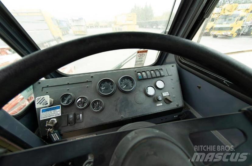Atlas Copco RD 20 II Mobile drill rig trucks
